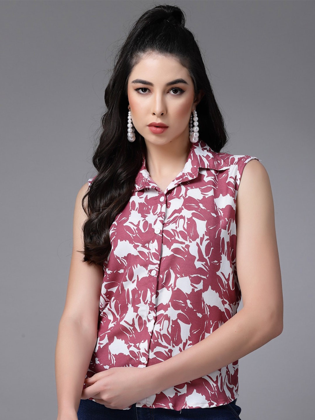 

Oomph! Standard Floral Printed Sleeveless Casual Shirt, Pink
