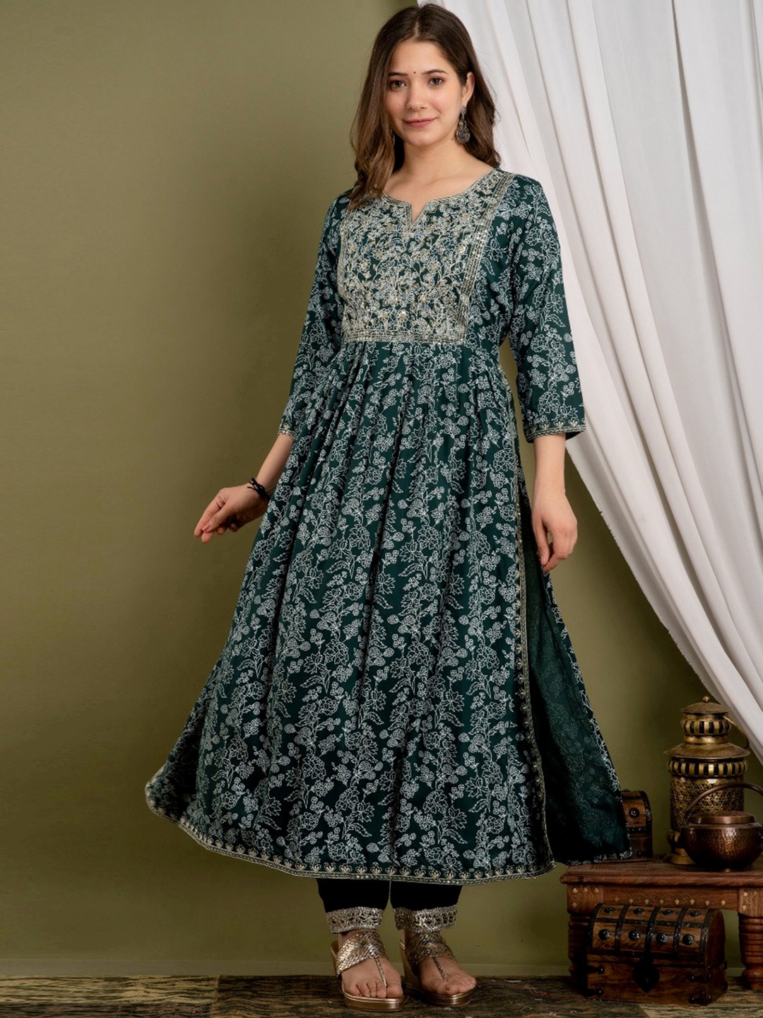 

misbis Ethnic Motifs Printed Regular Thread Work Kurta With Trousers & Dupatta, Green