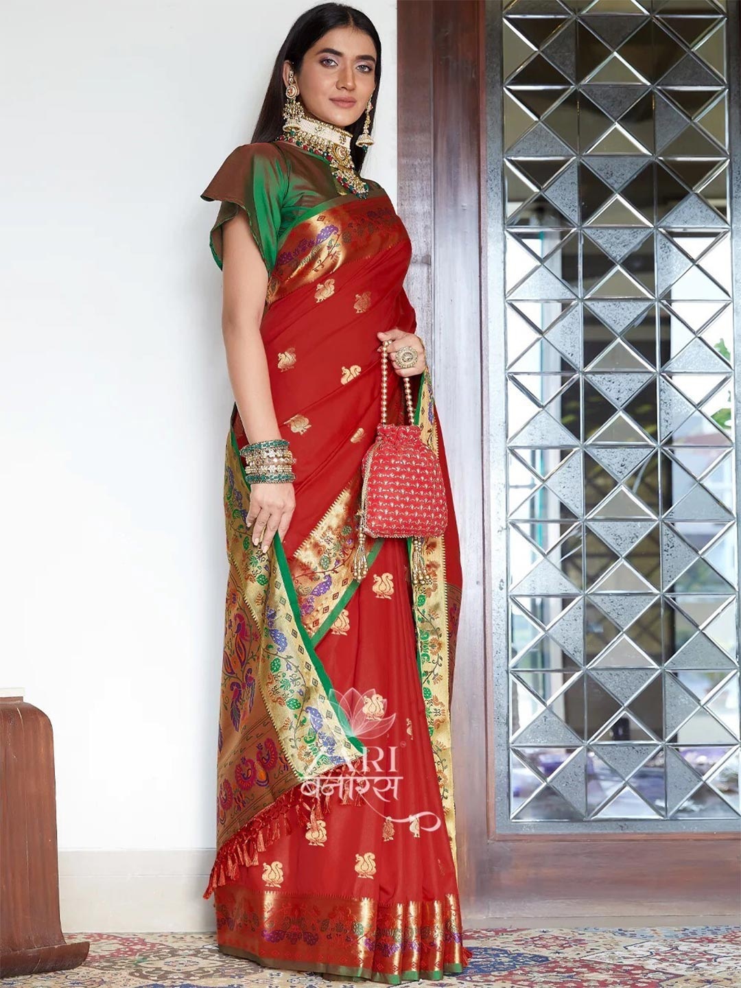 

Mitera Red & Green Colour Ethnic Motifs Printed Woven Design Zari Banarasi Saree