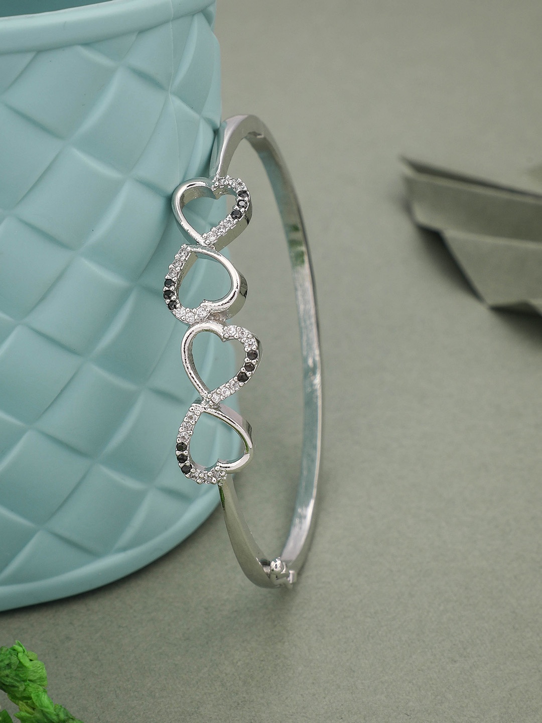 

ROFARWORD Women Silver-Toned & Black Silver-Plated Kada Bracelet