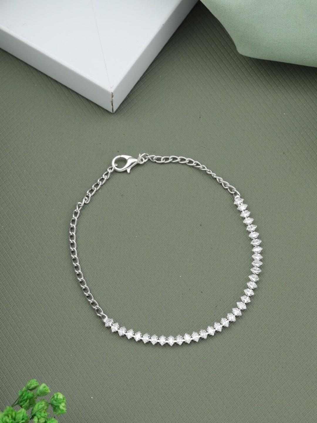 

ROFARWORD Silver-Plated Link Bracelet