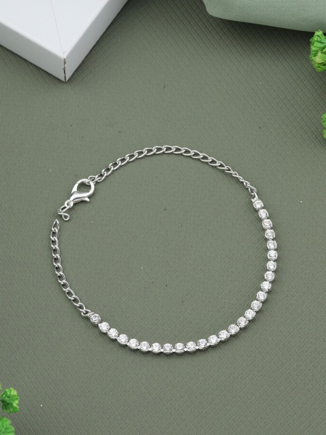 

ROFARWORD Silver-Plated Link Bracelet