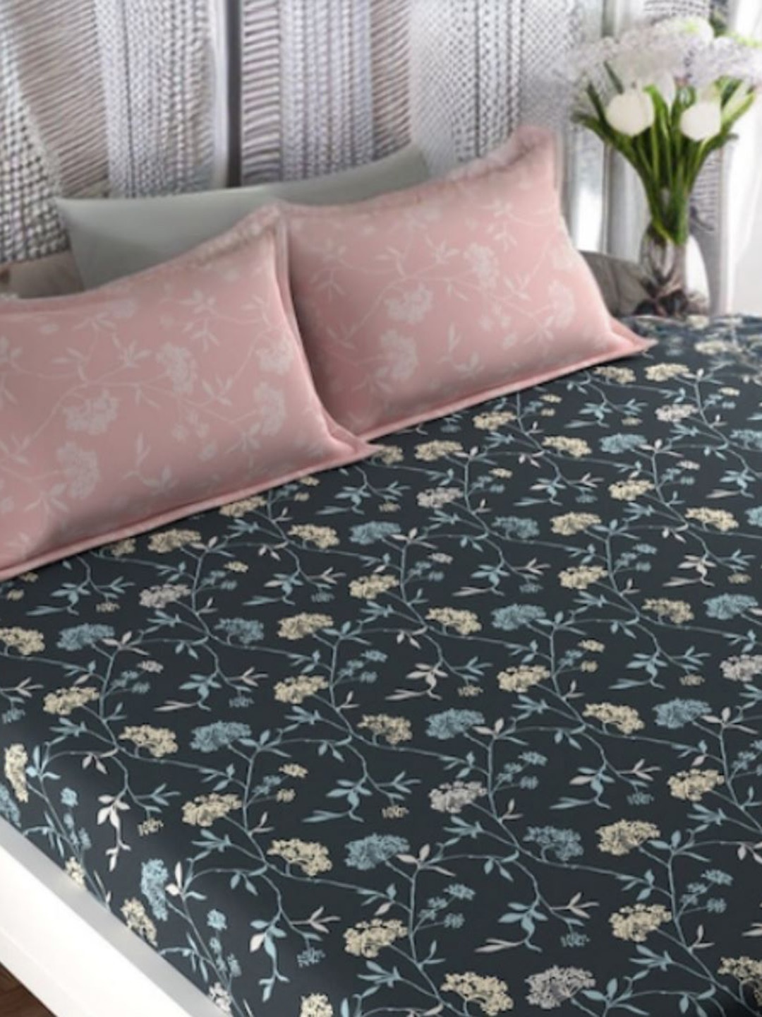 

Bajo's Green & Grey Floral 350 TC Cotton King Bedsheet with 2 Pillow Covers