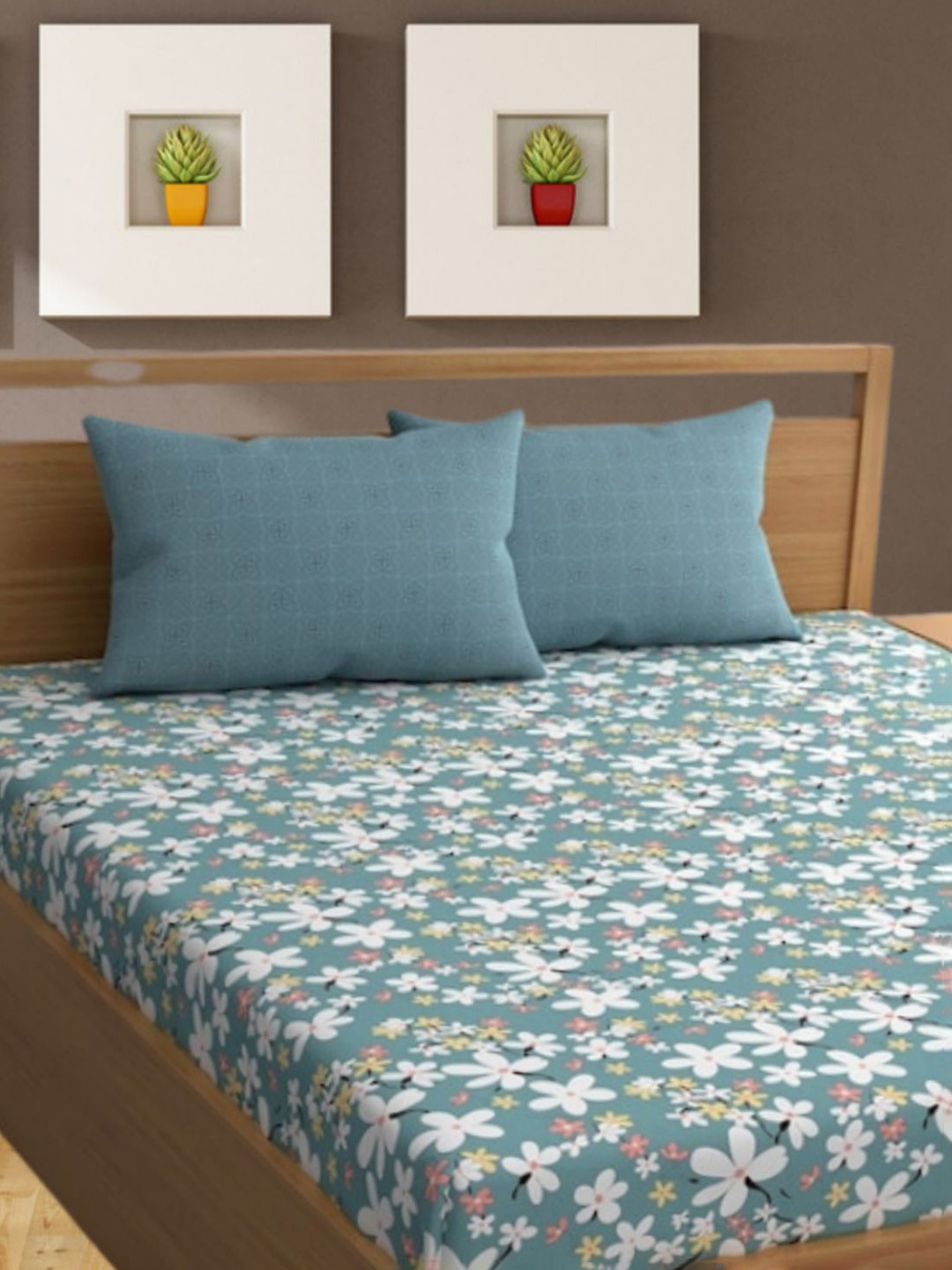 

Bajo's Blue & White Floral 350 TC Cotton King Bedsheet with 2 Pillow Covers