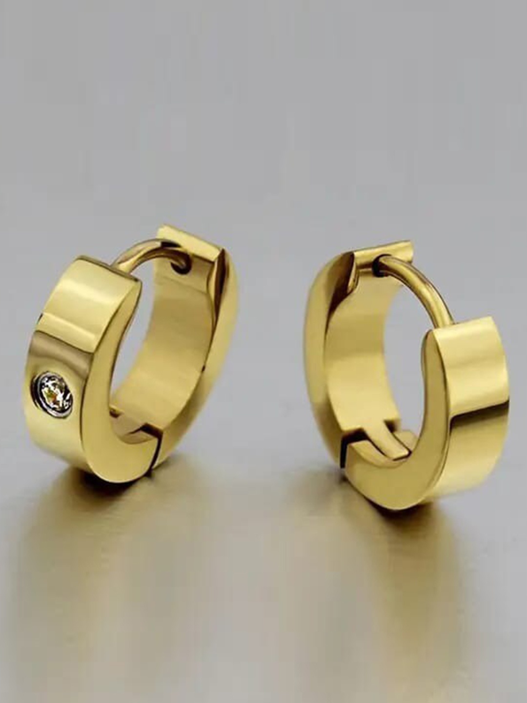 

VIEN Gold-Plated Contemporary Hoop Earrings