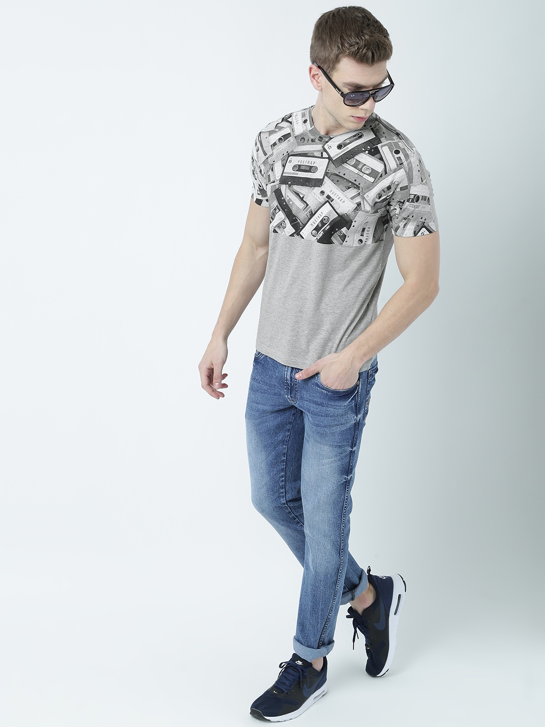 

Huetrap Men Grey Melange Printed Round Neck T-shirt