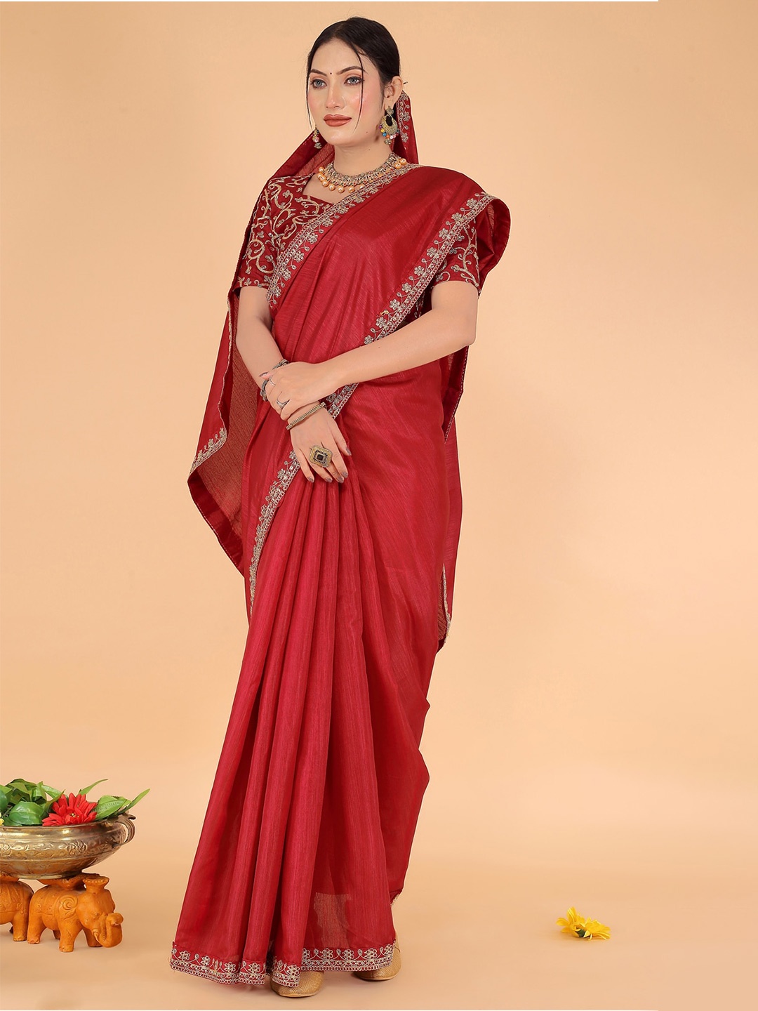 

Florence Soild Embroidered Art Silk Saree, Maroon