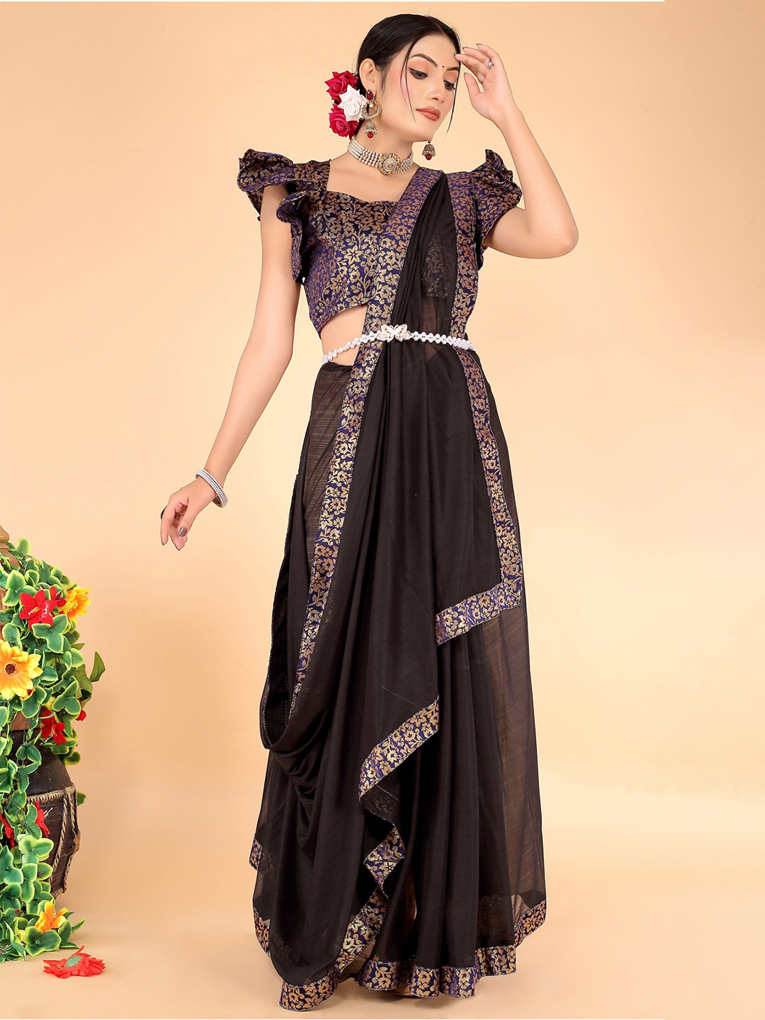 

KALINI Soild Zari Art Silk Saree, Black