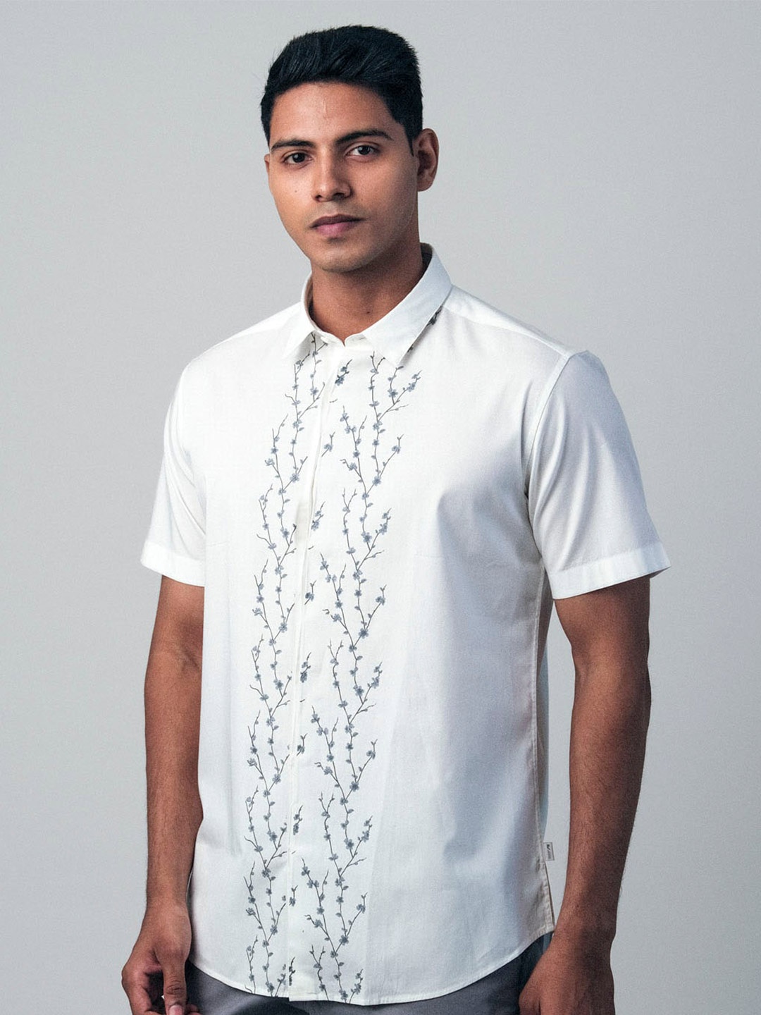 

KINGDOM OF WHITE Floral Printed Cotton Casual Shirt