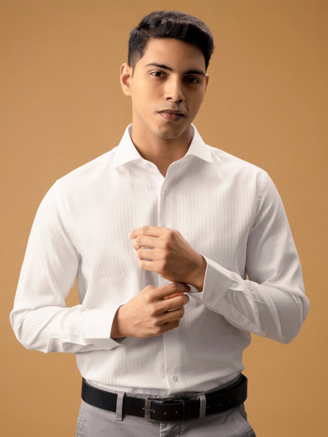 

KINGDOM OF WHITE Opaque Cotton Casual Shirt