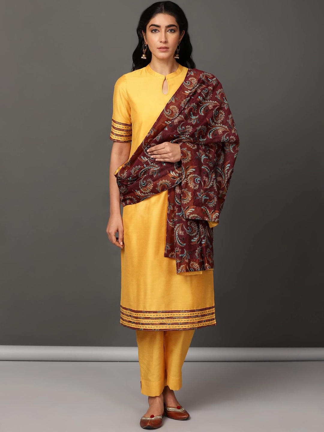 

NUHH Regular Kurta With Trousers & Dupatta, Yellow