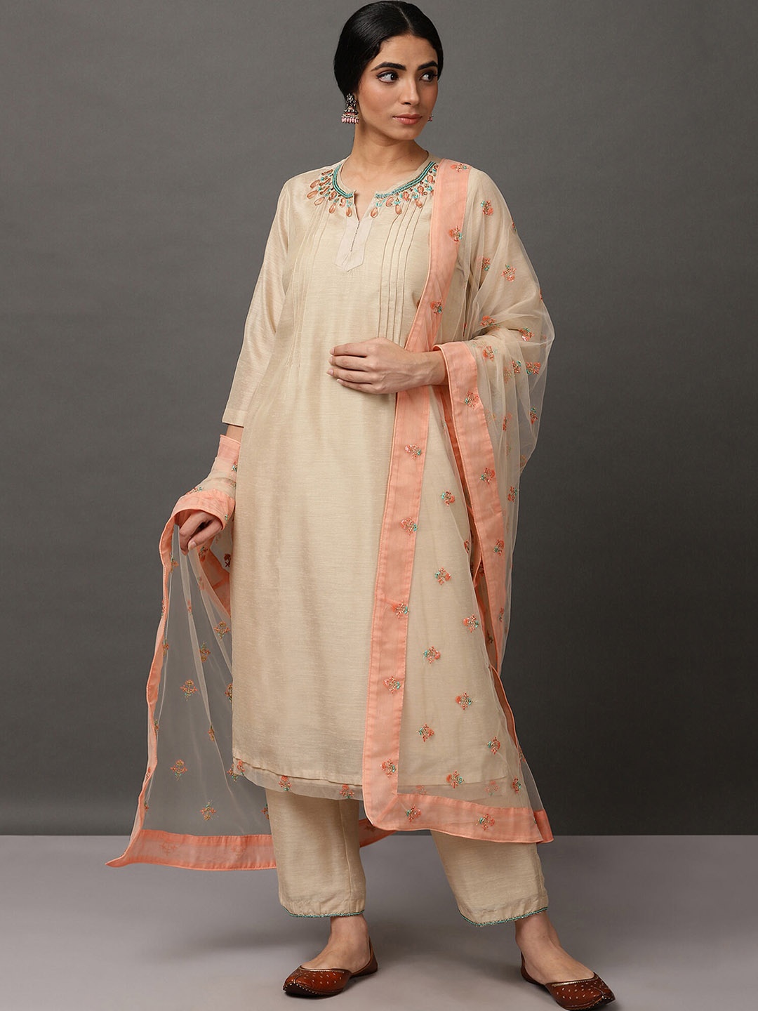 

NUHH Regular Thread Work Embellished Kurta With Trousers & Dupatta, Beige