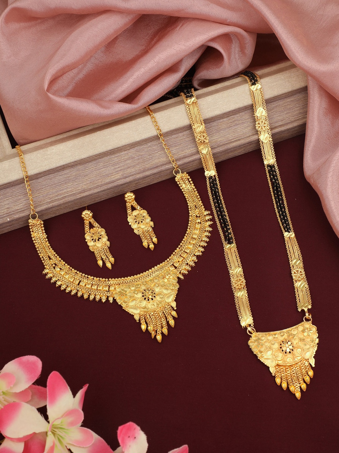 

ROFARWORD Set Of 2 Gold-Plated Jewellery Set With Mangalsutra