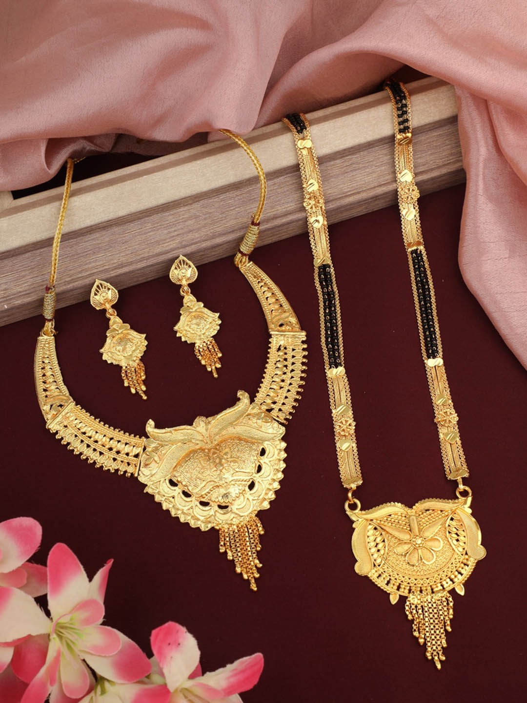 

ROFARWORD Set Of 2 Gold-Plated Jewellery Set & Mangalsutra