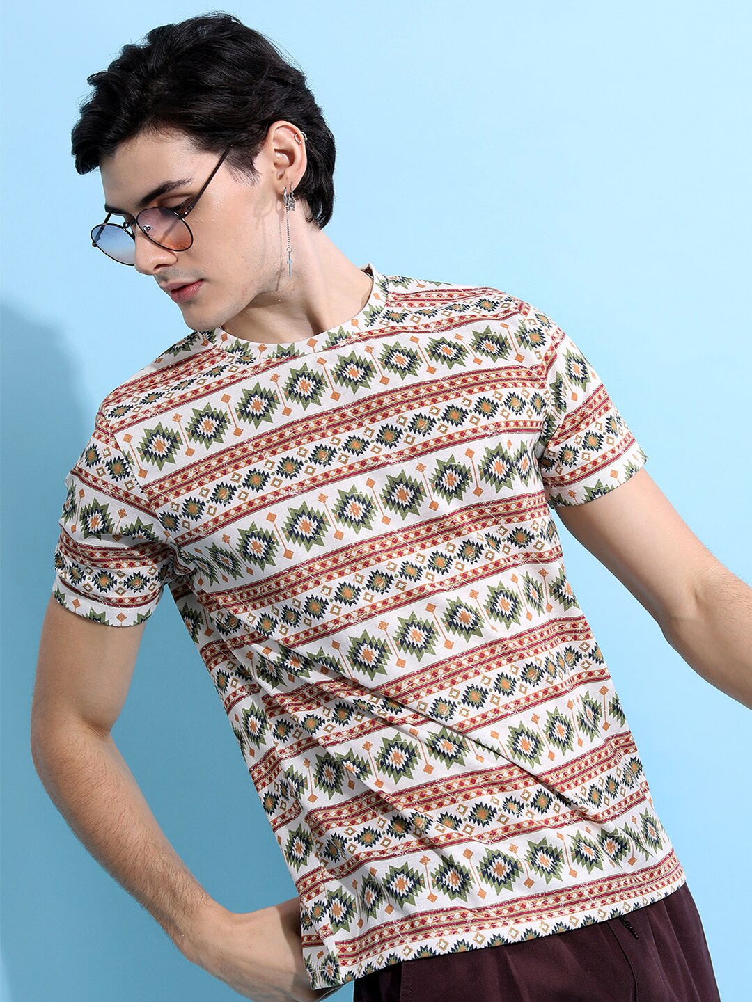 

HIGHLANDER White & Peach Coloured Geometric Printed Relaxed Fit T-Shirt