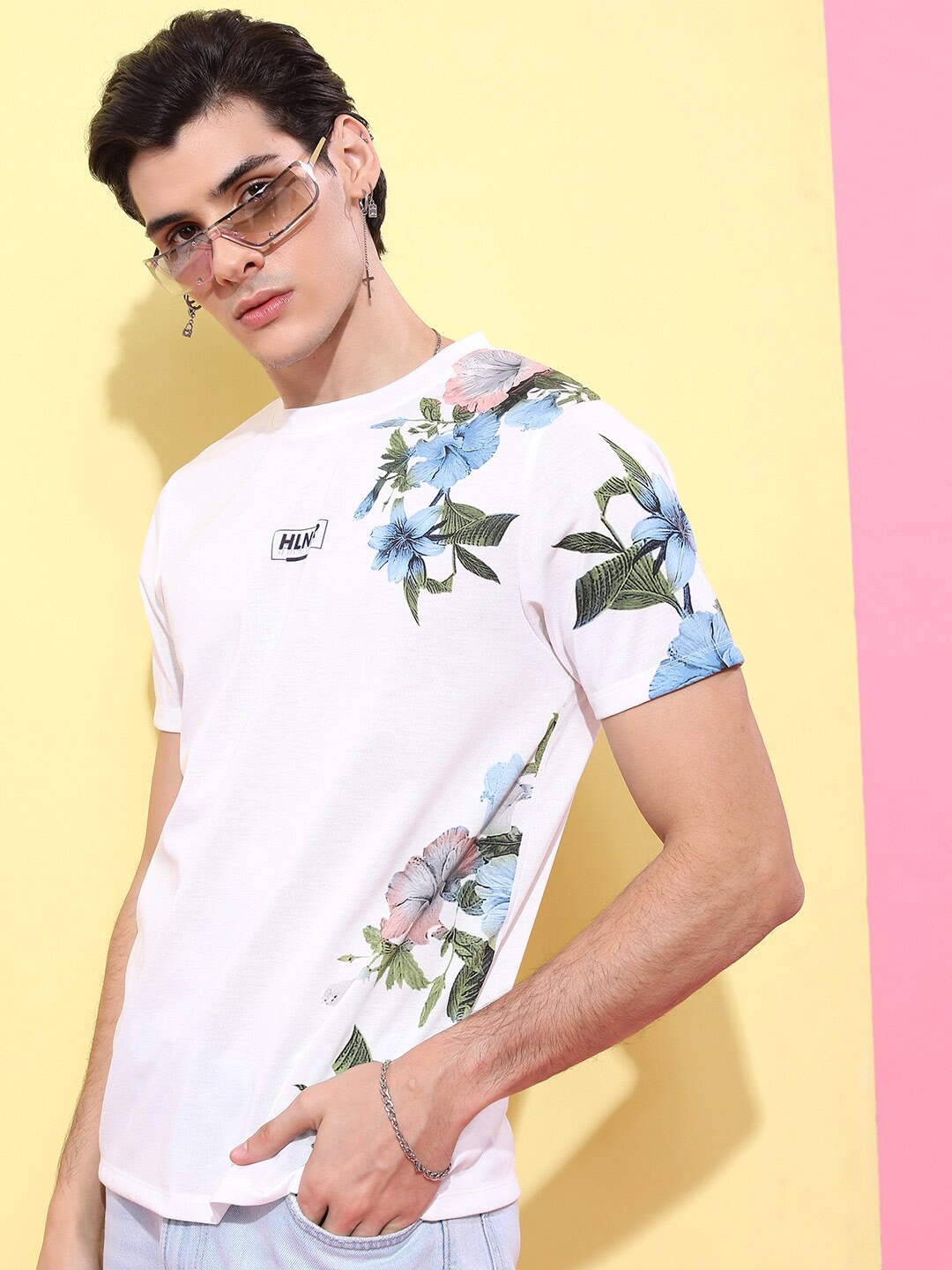 

HIGHLANDER White Floral Printed T-Shirt