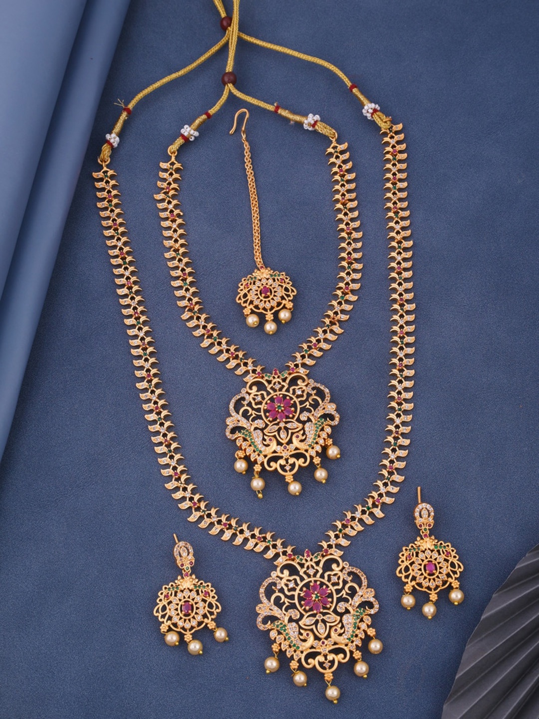 

ROFARWORD Set Of 2 Gold Plated Beaded & Studded Jewellery Set