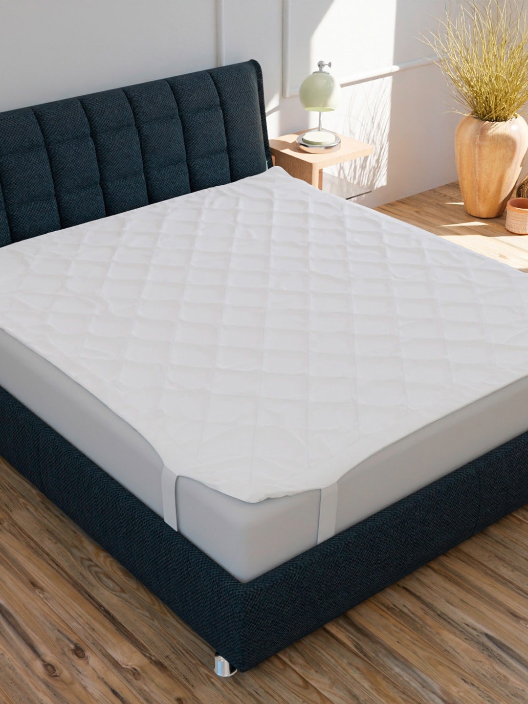 

CURIOUS LIFESTYLE White Cotton Queen Waterproof Mattress Protector
