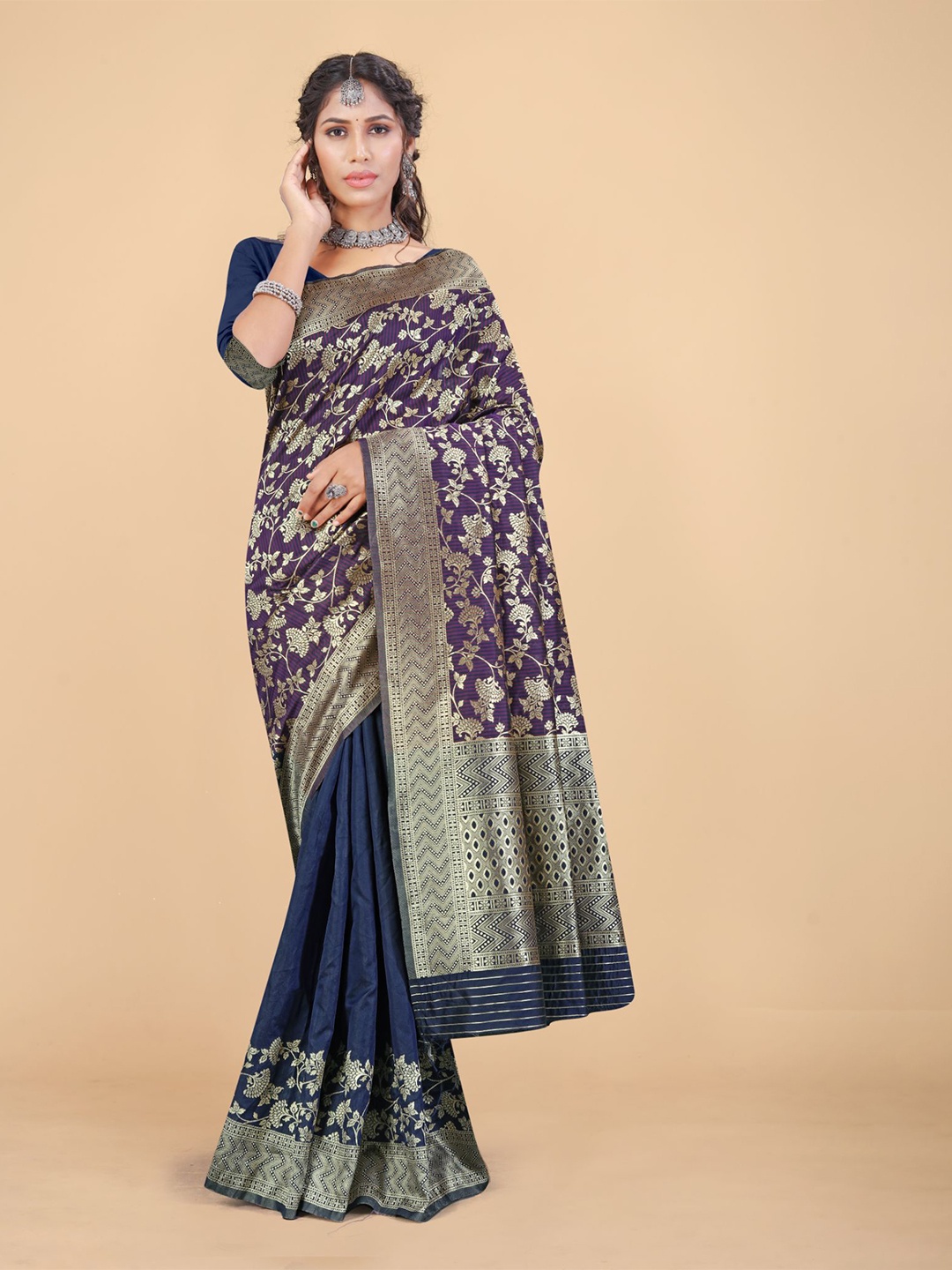 

MAGMINA Ethnic Motifs Woven Design Zari Banarasi Saree, Navy blue