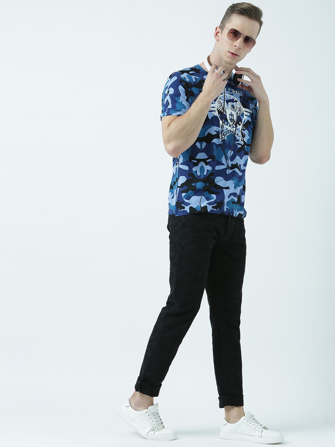 

Huetrap Men Navy Blue Printed Round Neck T-shirt