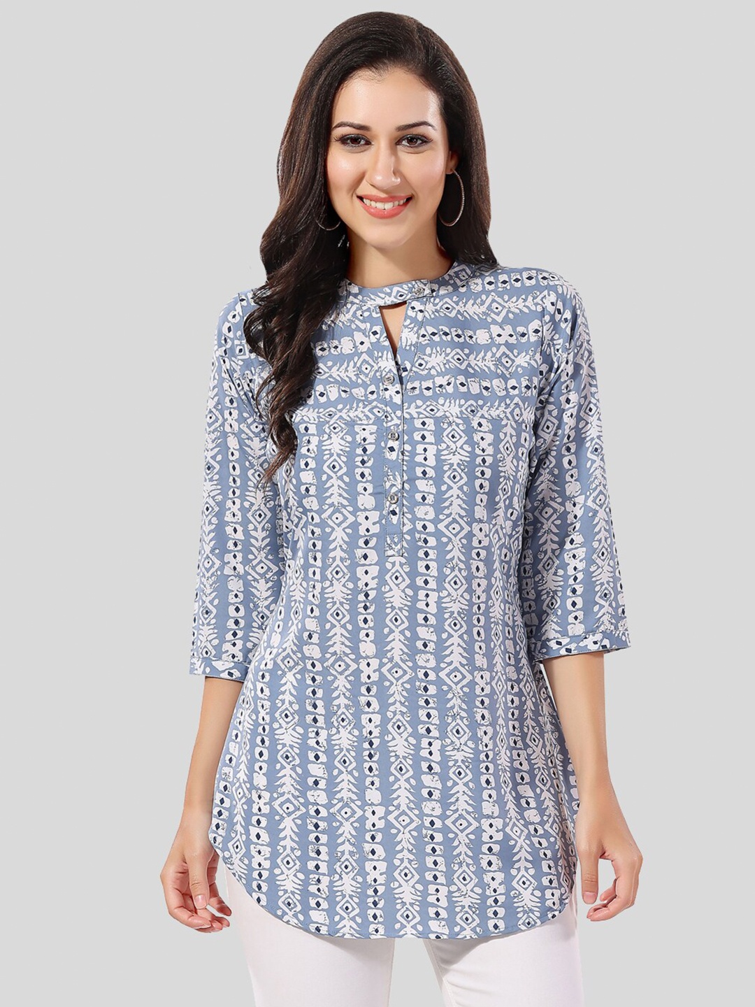

Saree Swarg Abstract Printed Mandarin Collar Kurti, Blue