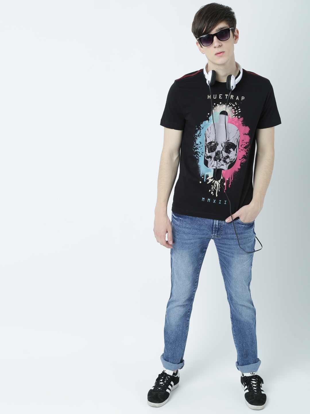 

Huetrap Men Black Printed Round Neck T-shirt