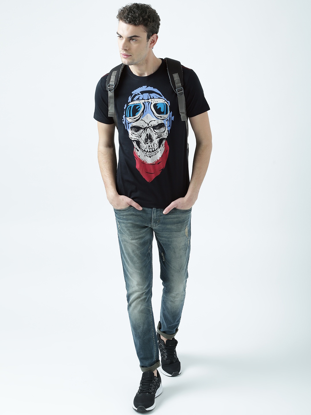 

Huetrap Men Black Printed Round Neck T-shirt