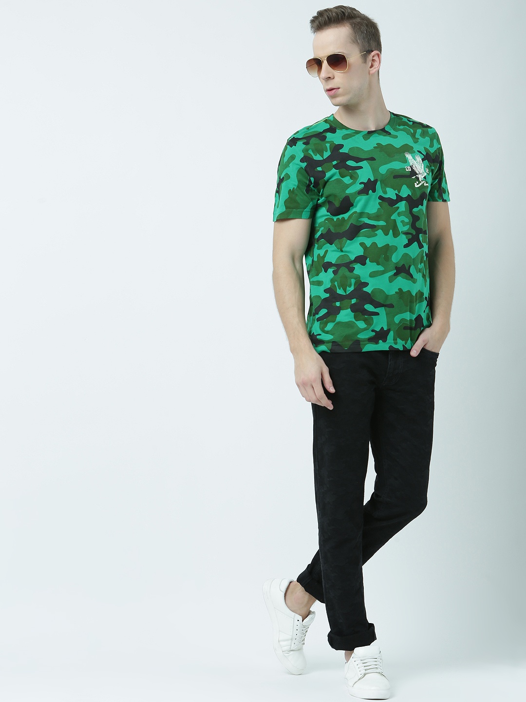 

Huetrap Men Green Printed Round Neck T-shirt