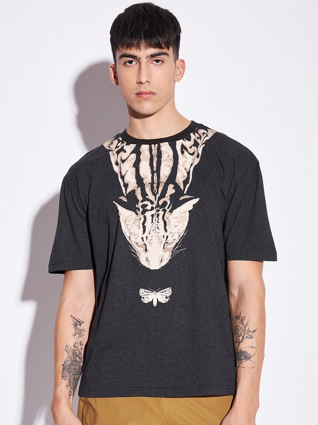 

FUGAZEE Black Graphic Printed Drop Shoulder Sleeves Pure Cotton Oversized T-Shirt