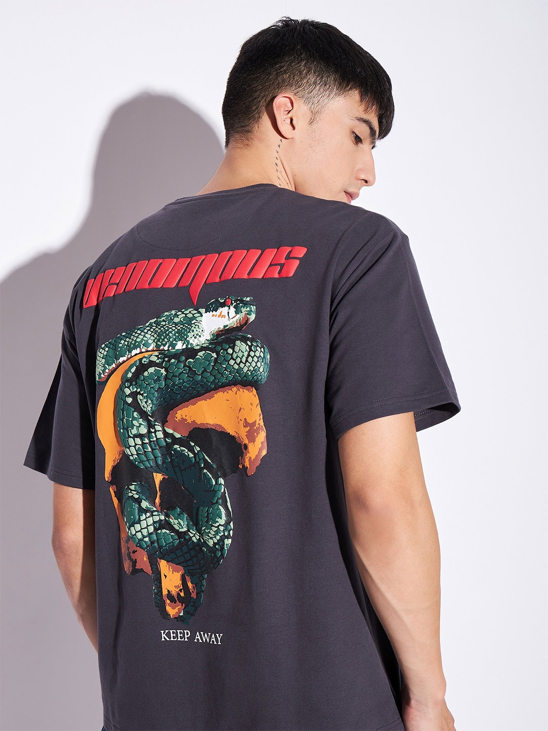 

FUGAZEE Grey Venom Printed Drop Shoulder Sleeves Pure Cotton Oversized T-Shirt