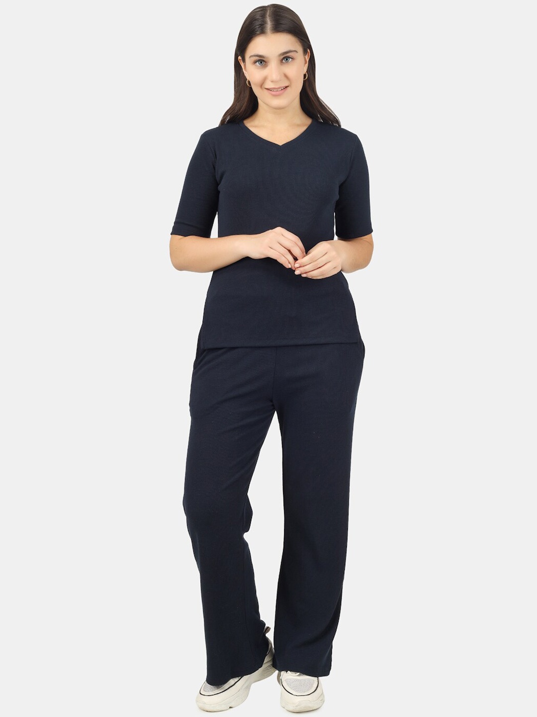 

HILL STREET V-Neck T-Shirt and Trousers, Navy blue