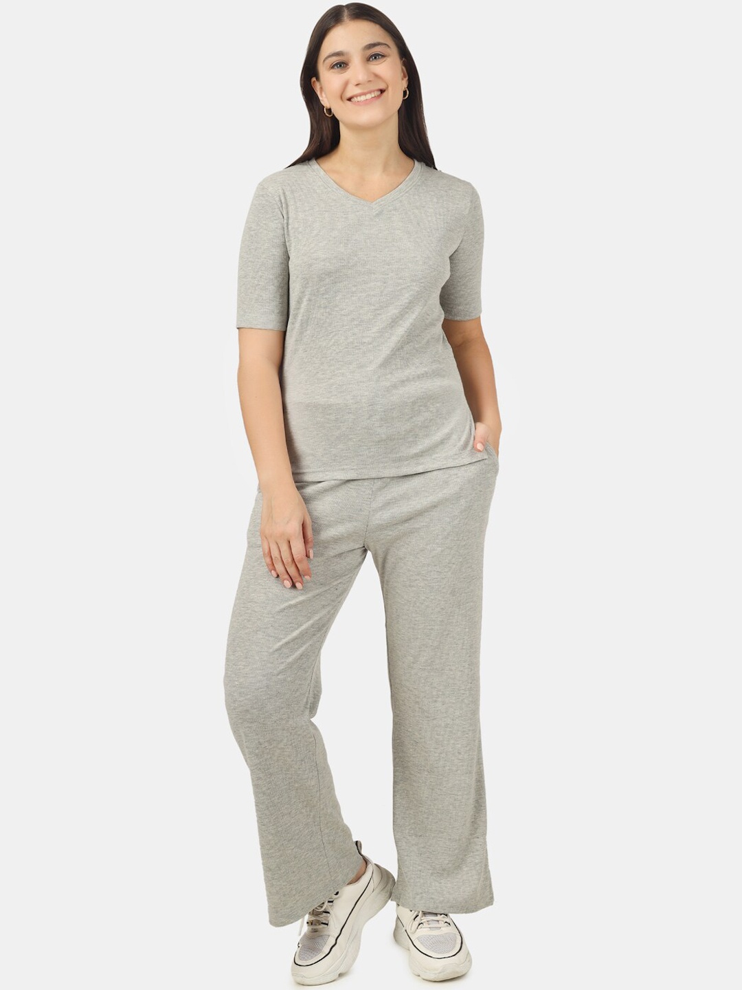 

HILL STREET Women T-Shirt & Trouser, Grey
