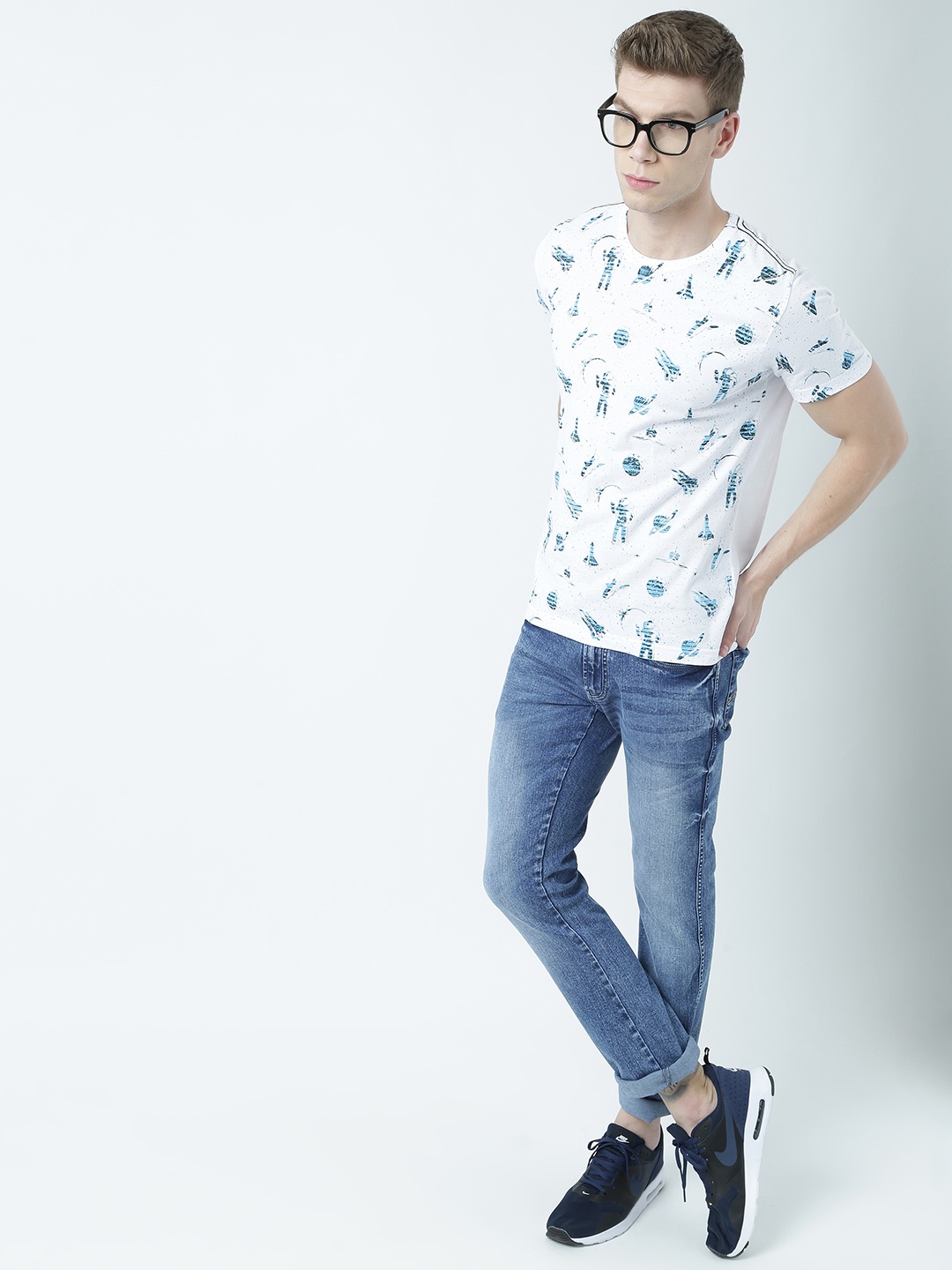 

Huetrap Men White Printed Round Neck T-shirt