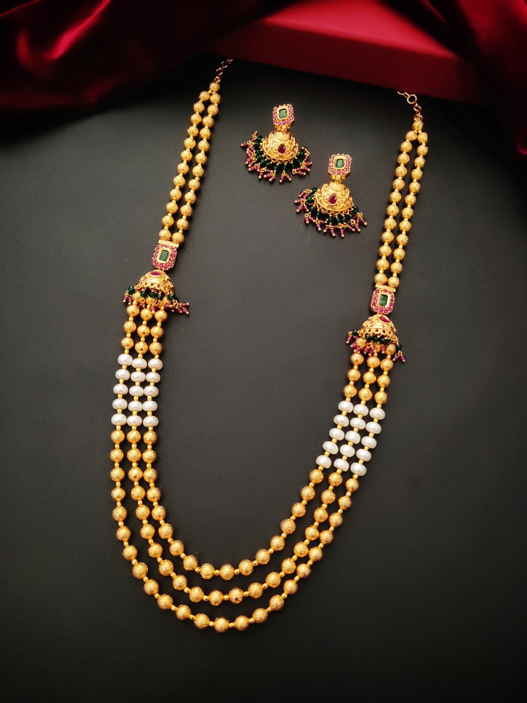 

Pihtara Jewels Gold-Plated Stone-Studded & Beaded Necklace & Earrings