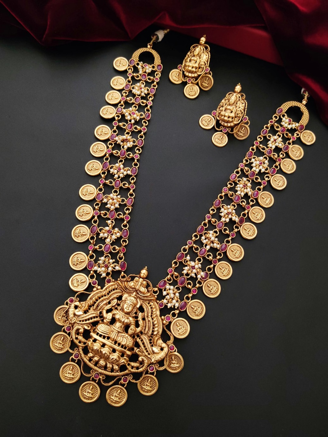 

Pihtara Jewels Gold-Plated Stone-Studded Necklace & Earrings