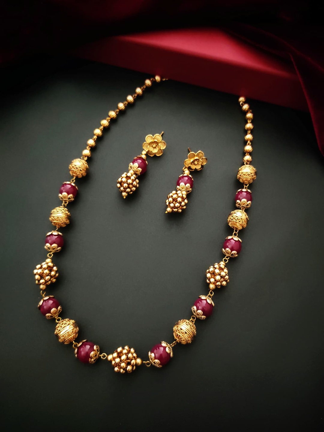 

Pihtara Jewels Gold-Plated & Beaded Jewellery Set