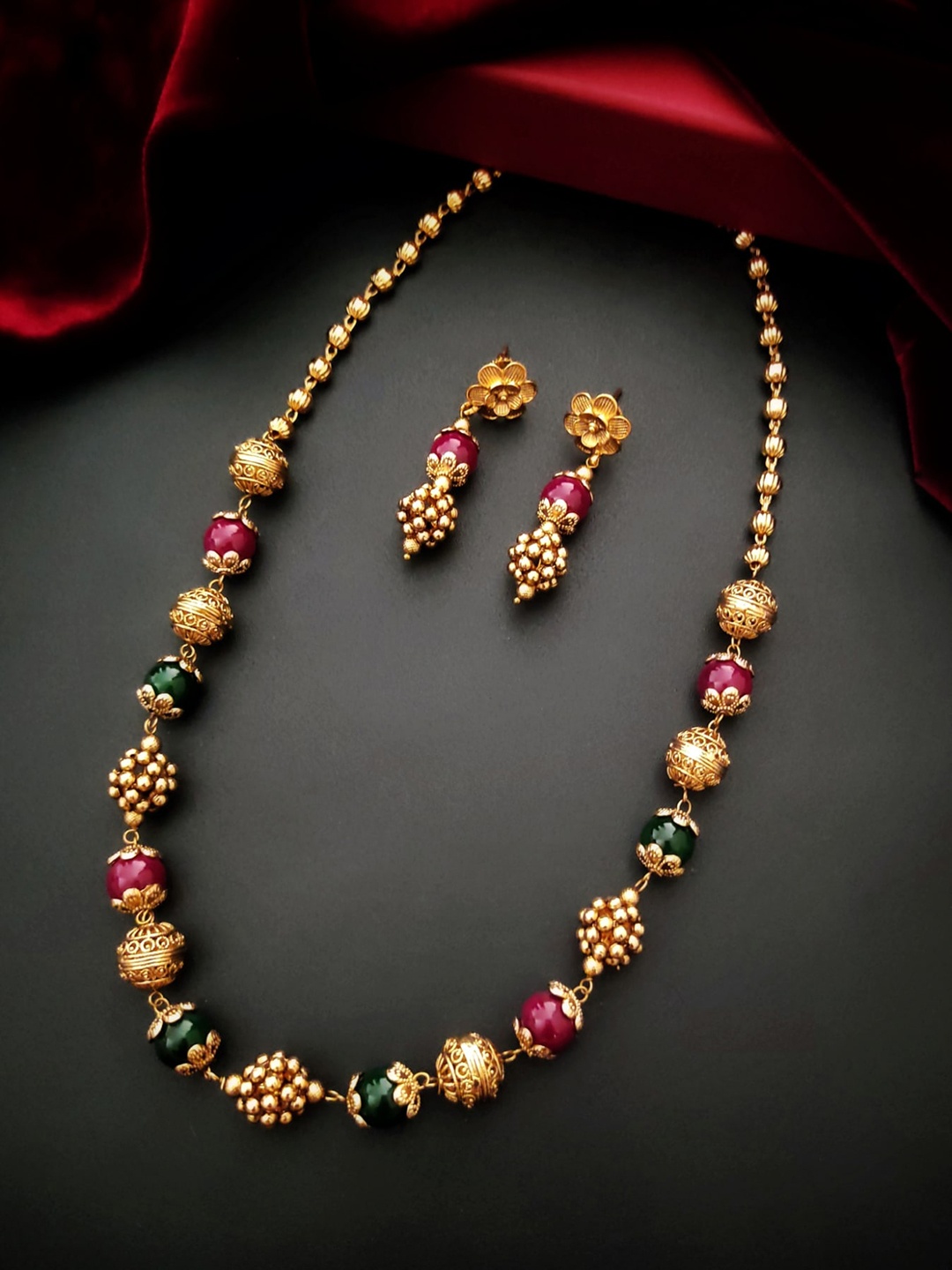 

Pihtara Jewels Gold-Plated & Beaded Necklace & Earrings