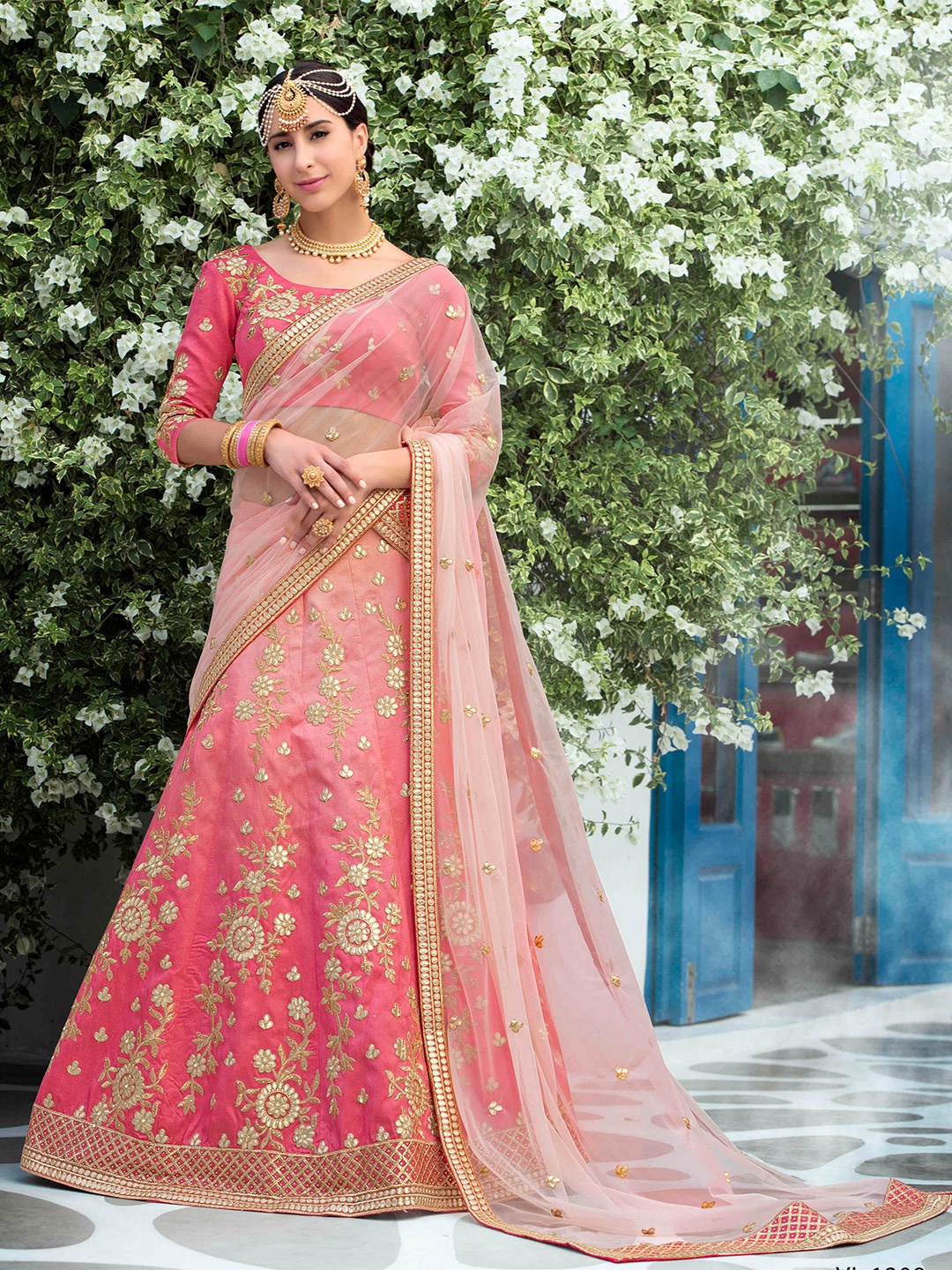 

SAPTRANGI Embroidered Thread Work Ready to Wear Lehenga & Blouse With Dupatta, Pink