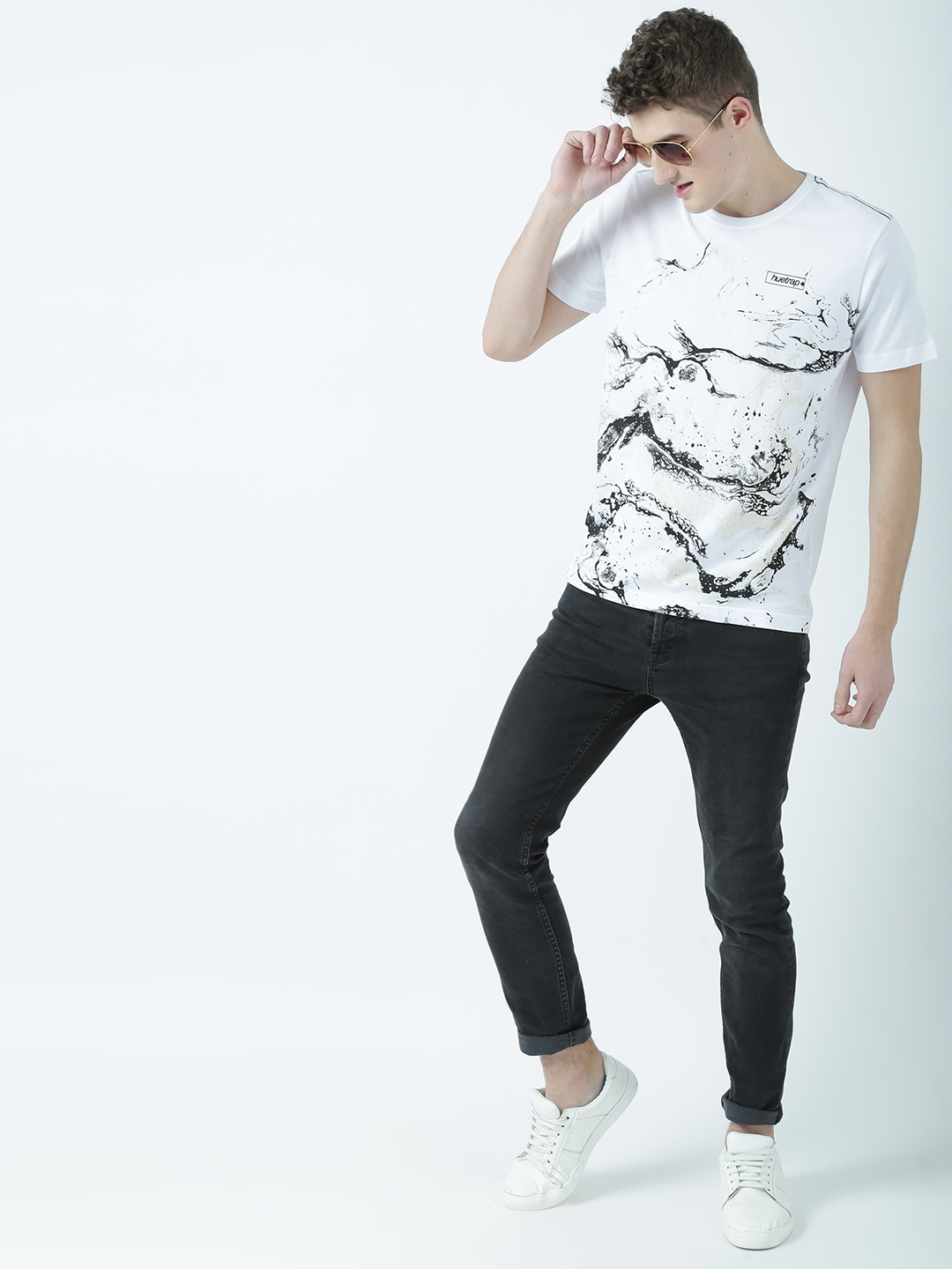 

Huetrap Men White Printed Round Neck T-shirt