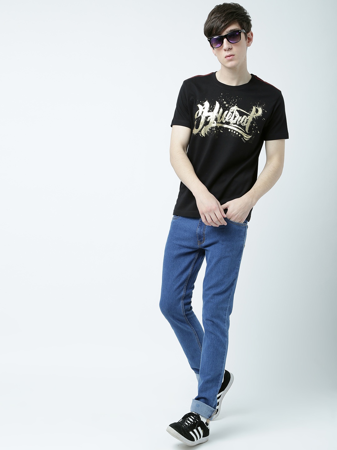

Huetrap Men Black Printed Round Neck T-shirt