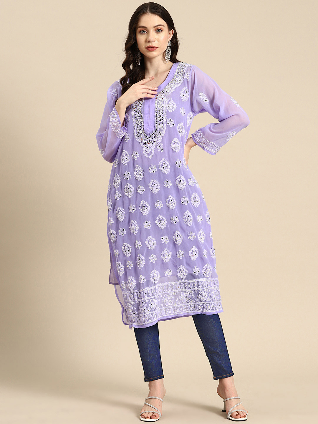 

Saadgi Embroidered Chikankari Mirror Work Shadow Work Kurta, Lavender
