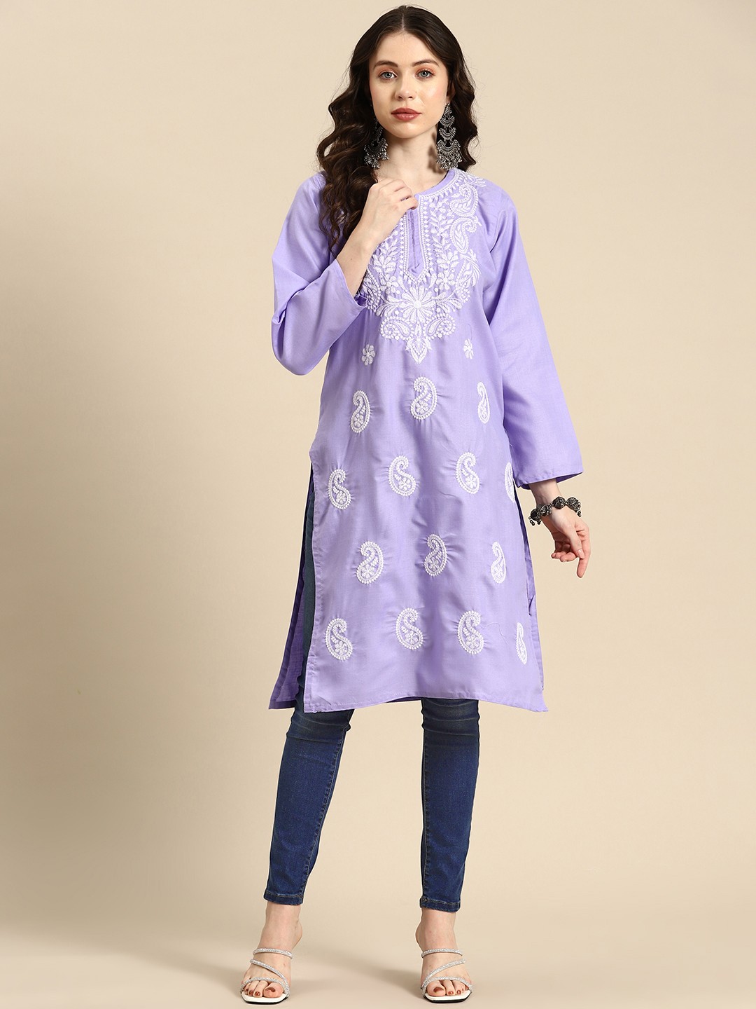

Saadgi Paisley Embroidered Chikankari Shadow Work Organic Cotton Kurta, Lavender