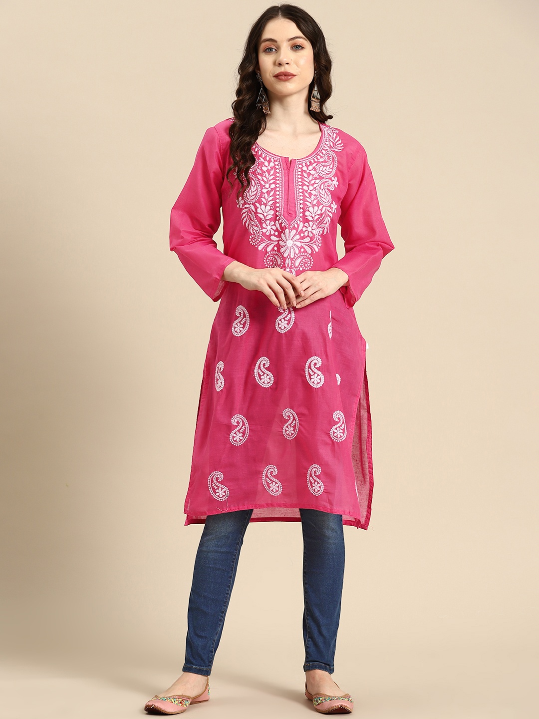 

Saadgi Paisley Embroidered Chikankari Shadow Work Organic Cotton Kurta, Magenta