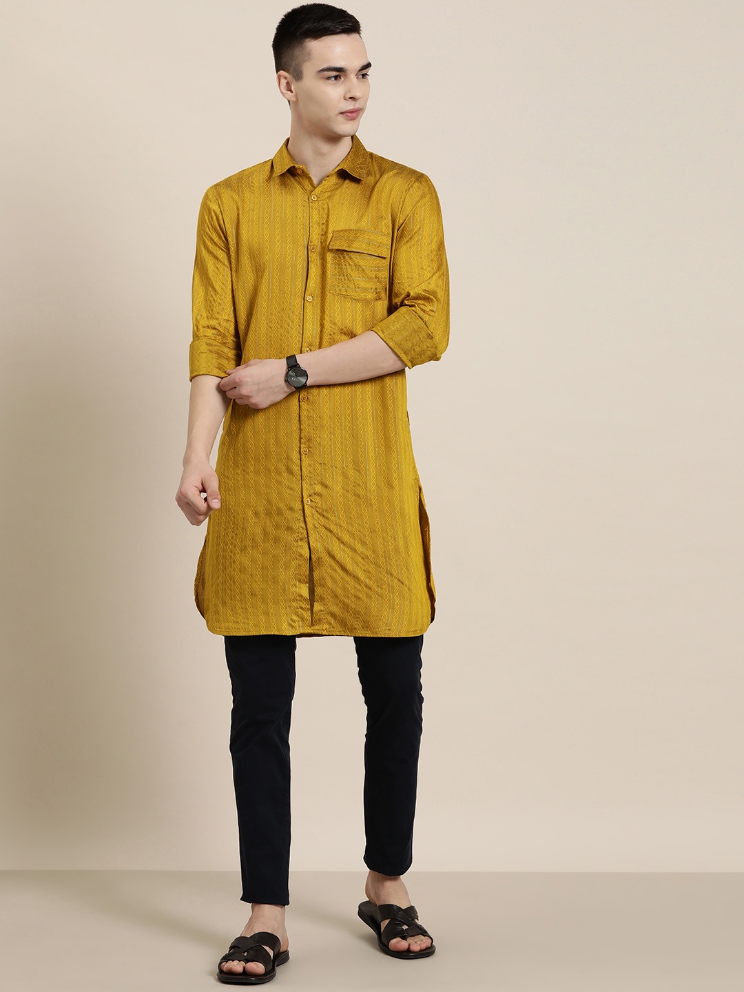 

HERE&NOW Men Woven Design Geometric Kurta, Gold