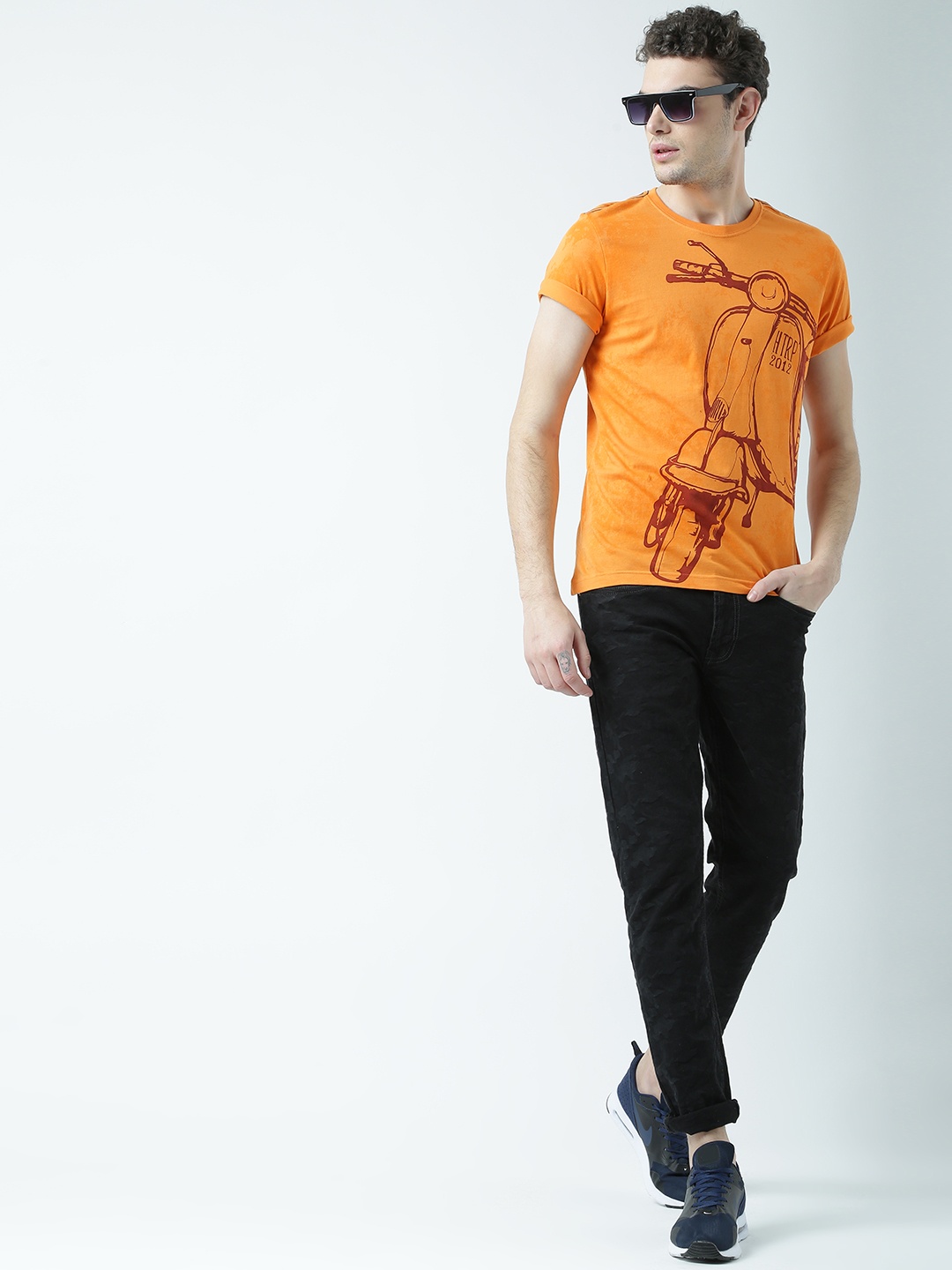 

Huetrap Men Orange Printed Round Neck T-shirt