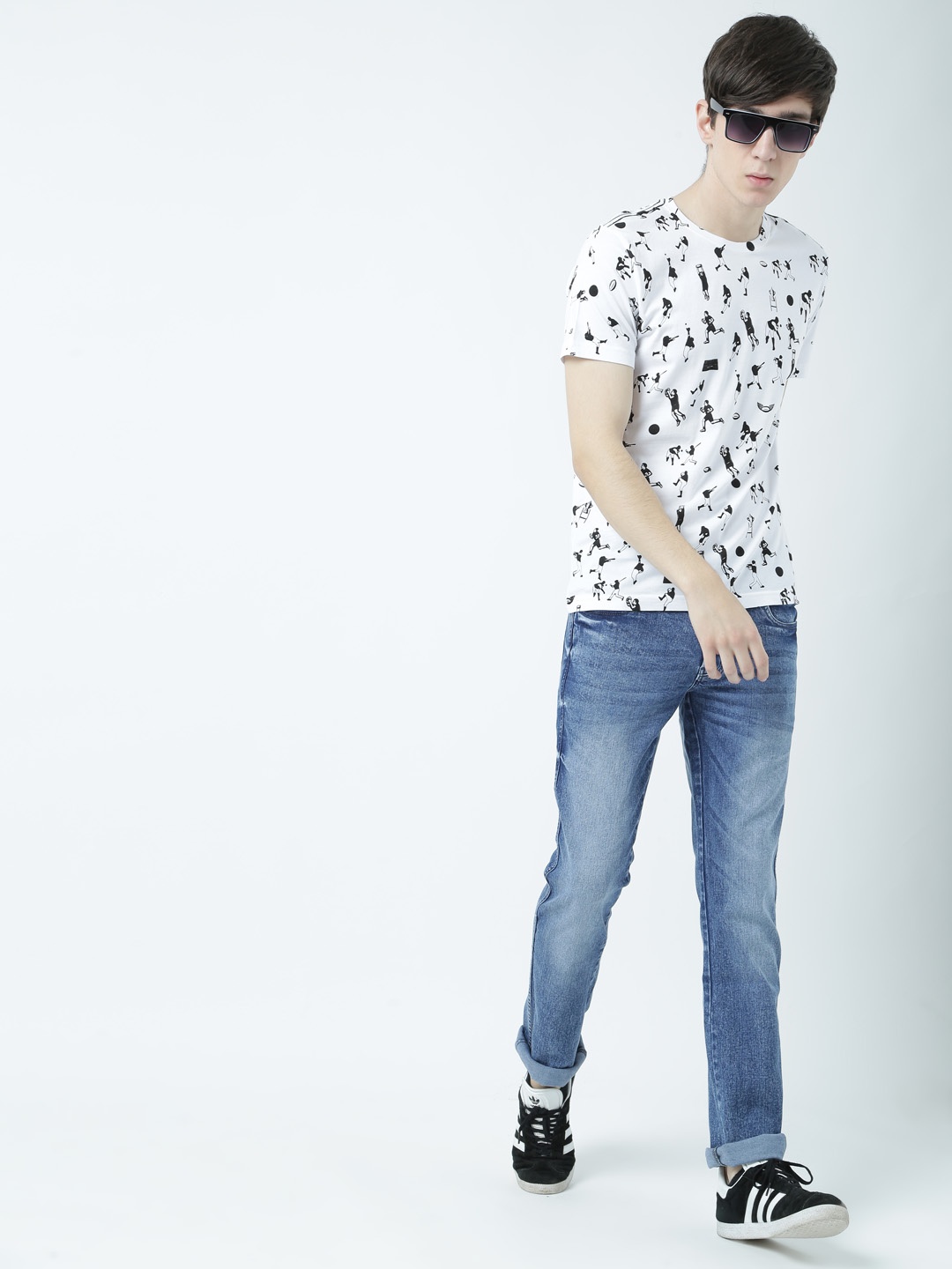 

Huetrap Men White Printed Round Neck T-shirt