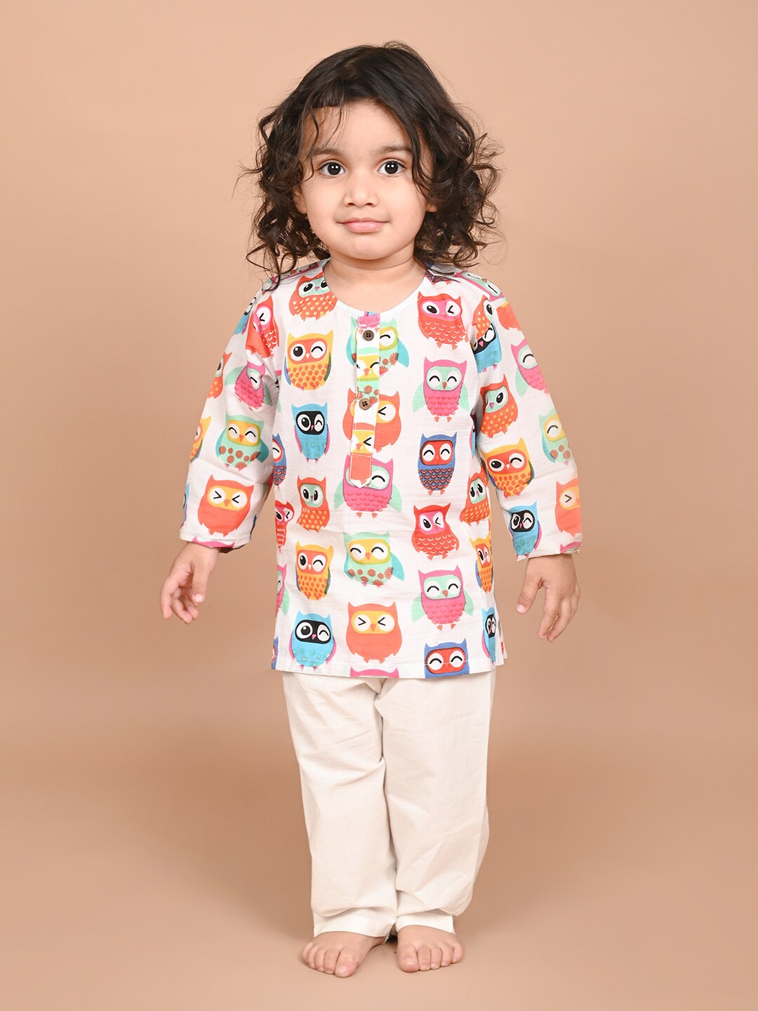 

LIL PITAARA Kids Graphic Printed Pure Cotton Night suit, White