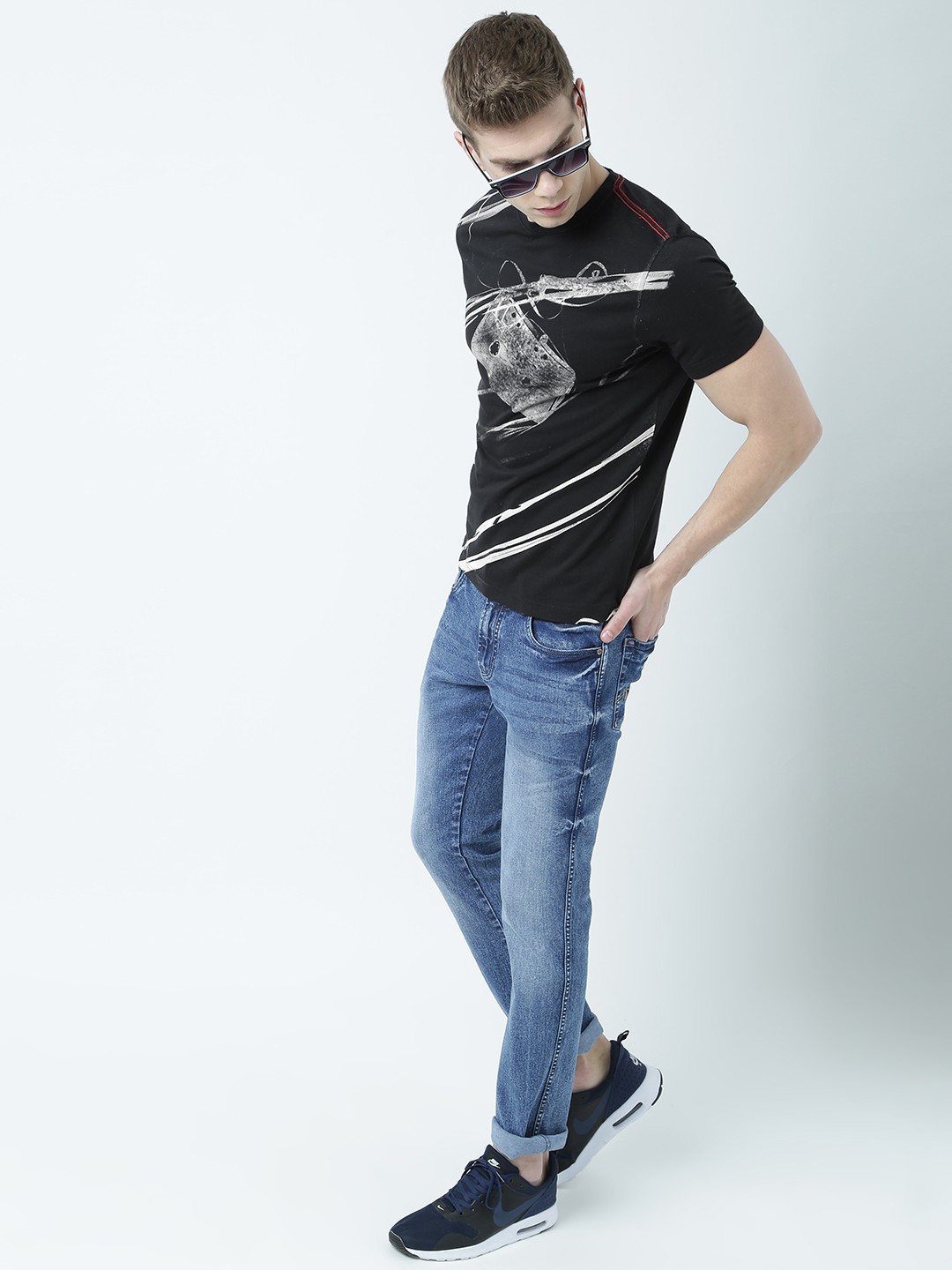 

Huetrap Men Black Printed Round Neck T-shirt