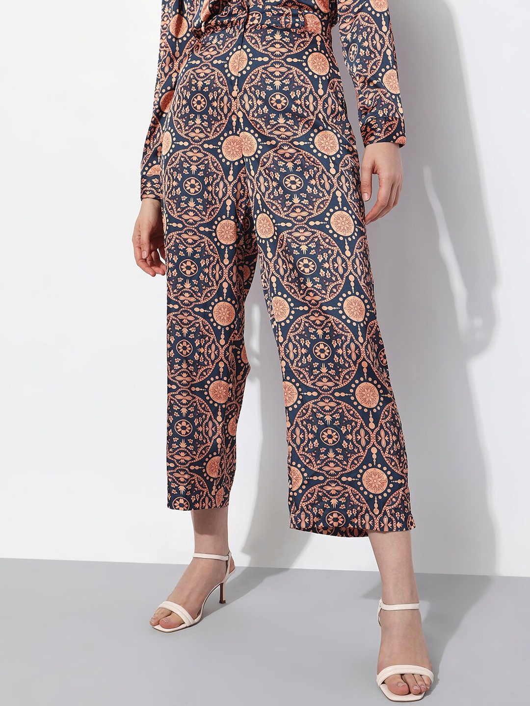 

Vero Moda Women Printed High-Rise Trousers, Blue