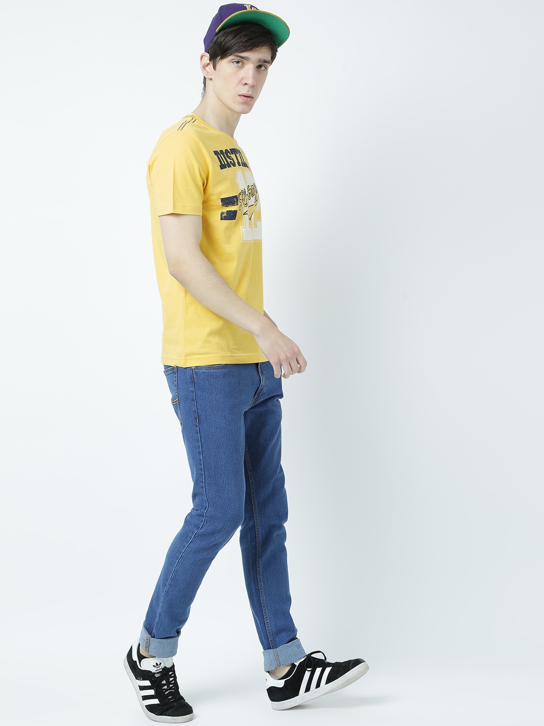 

Huetrap Men Yellow Printed Round Neck T-shirt